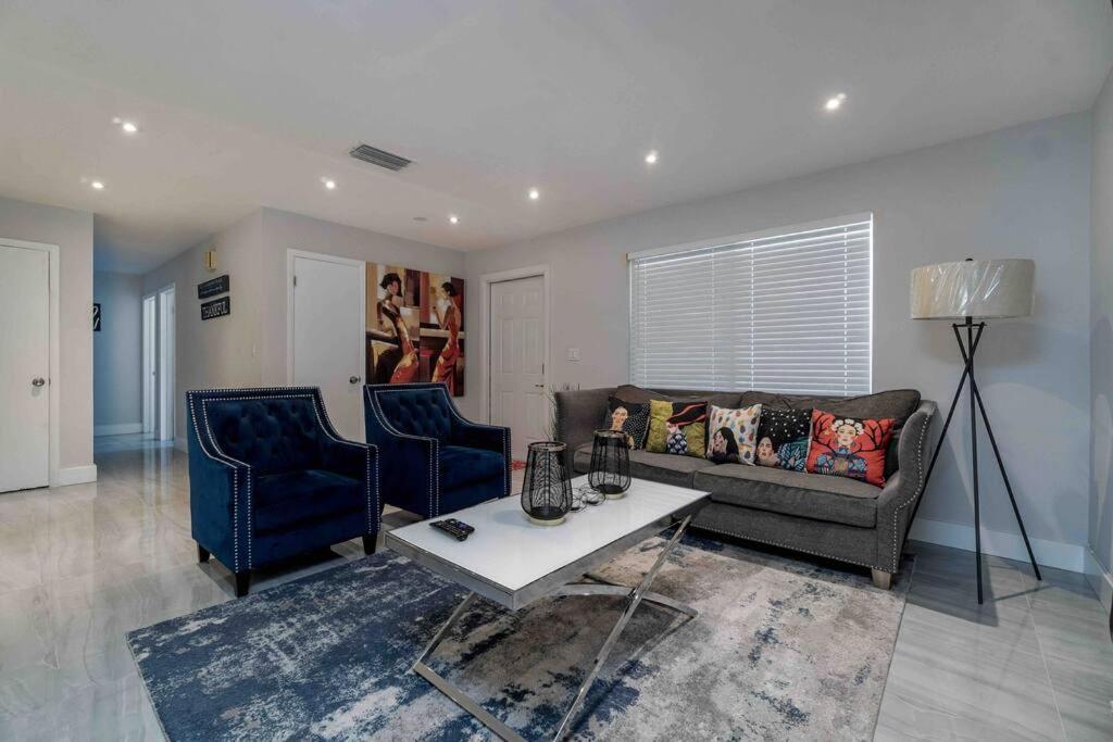 Heart Of Luxury 4br Pool 5 Min Holiday home *